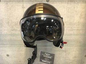 ヘルメットのチークパッド設計